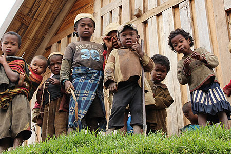 Groupe d'enfants Malgaches.