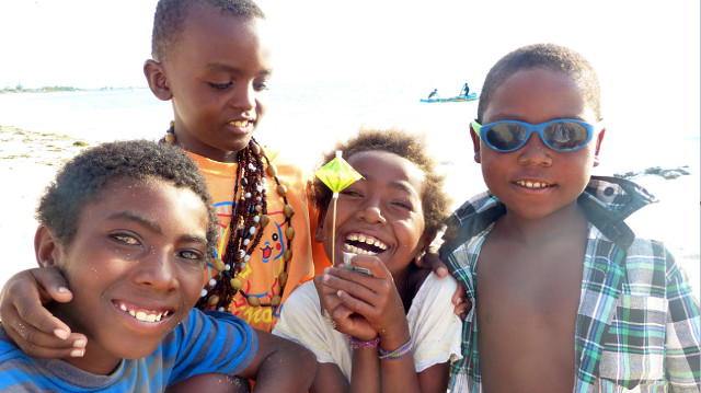 Groupe d'enfants à Madagascar.